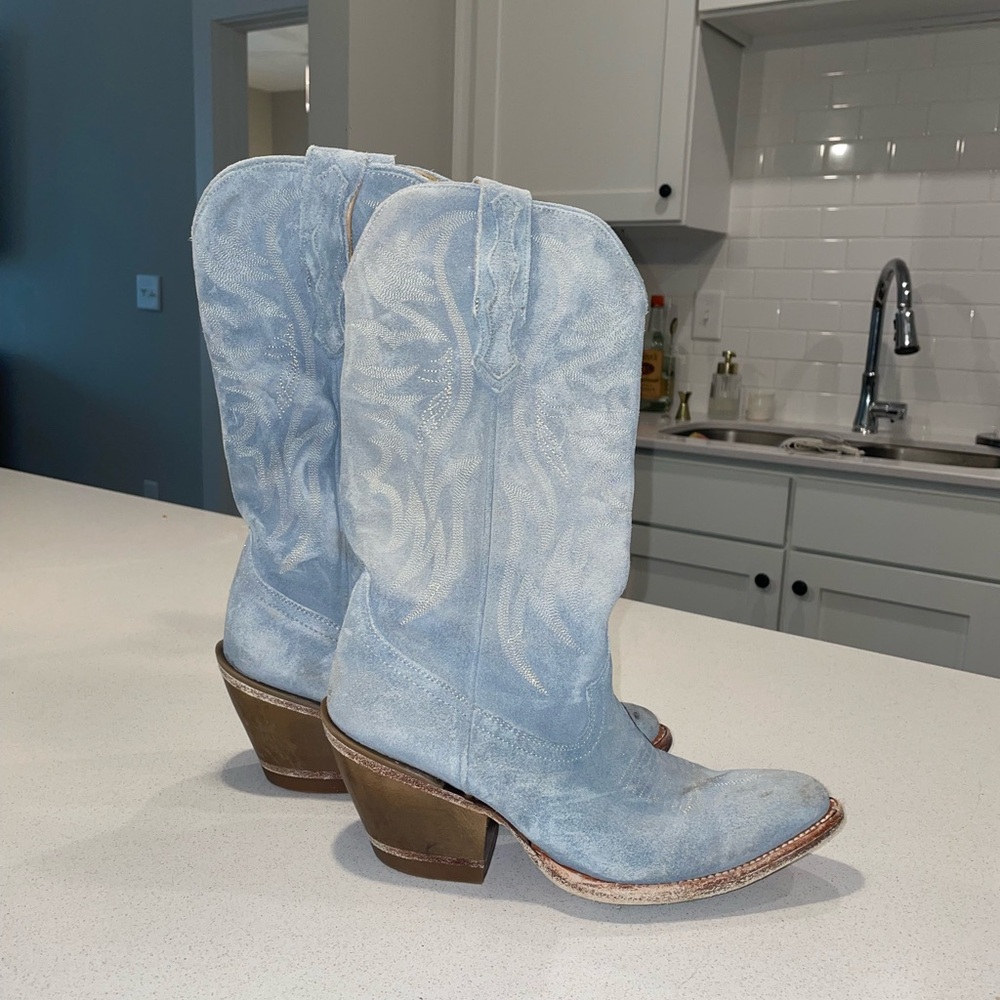 Idyllwind cowgirl boots by Miranda Lambert in the color blue.